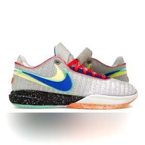 Nike Nike LeBron 20 basketball sneaker 
Nike Lifer size 7Y